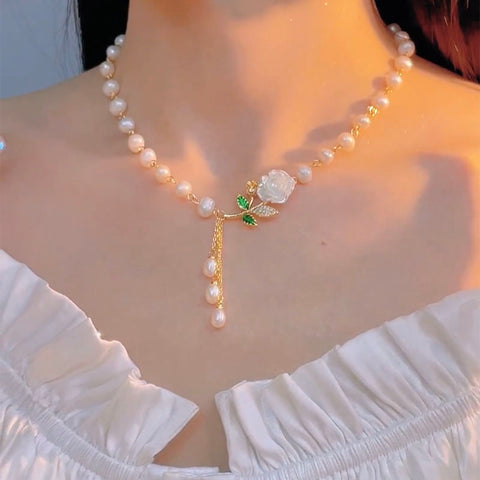 Fashionable and Elegant White Flower Pearl Necklace Camellia Clavicle Necklace for Women