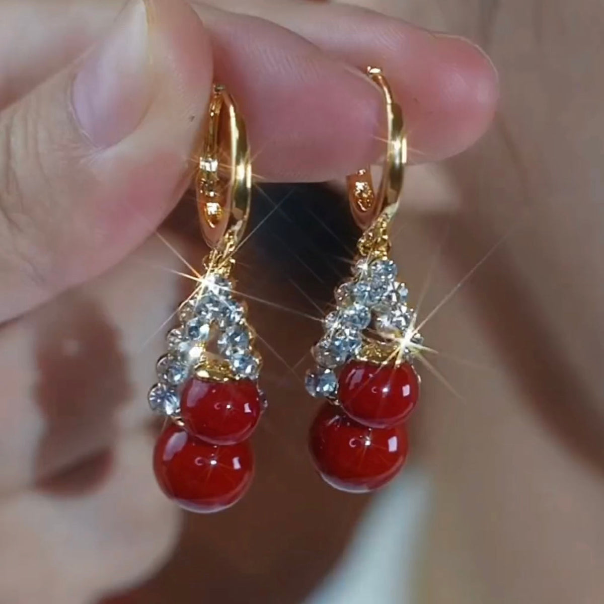 Fashionable And Elegant Diamond-Studded Red Pearl Earrings