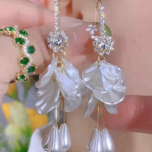 Unique Design Elegant Diamond Pearl Flower Tassel Long Earrings