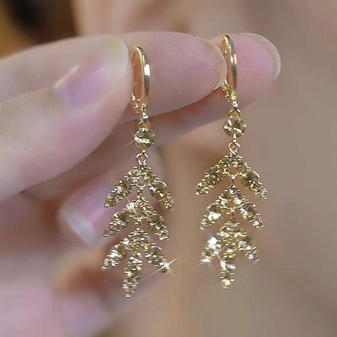 Boucles d'oreilles à pampilles en forme de feuille marron et diamant super brillant