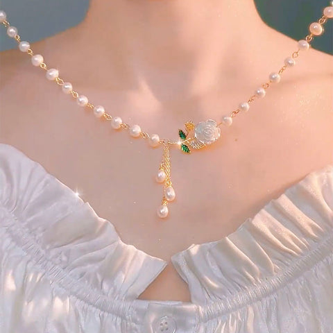 Fashionable and Elegant White Flower Pearl Necklace Camellia Clavicle Necklace for Women