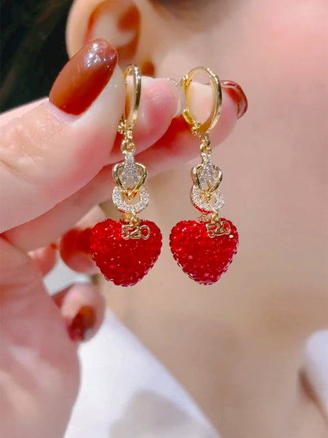 Boucles d'oreilles super scintillantes en forme de cœur en diamant rouge