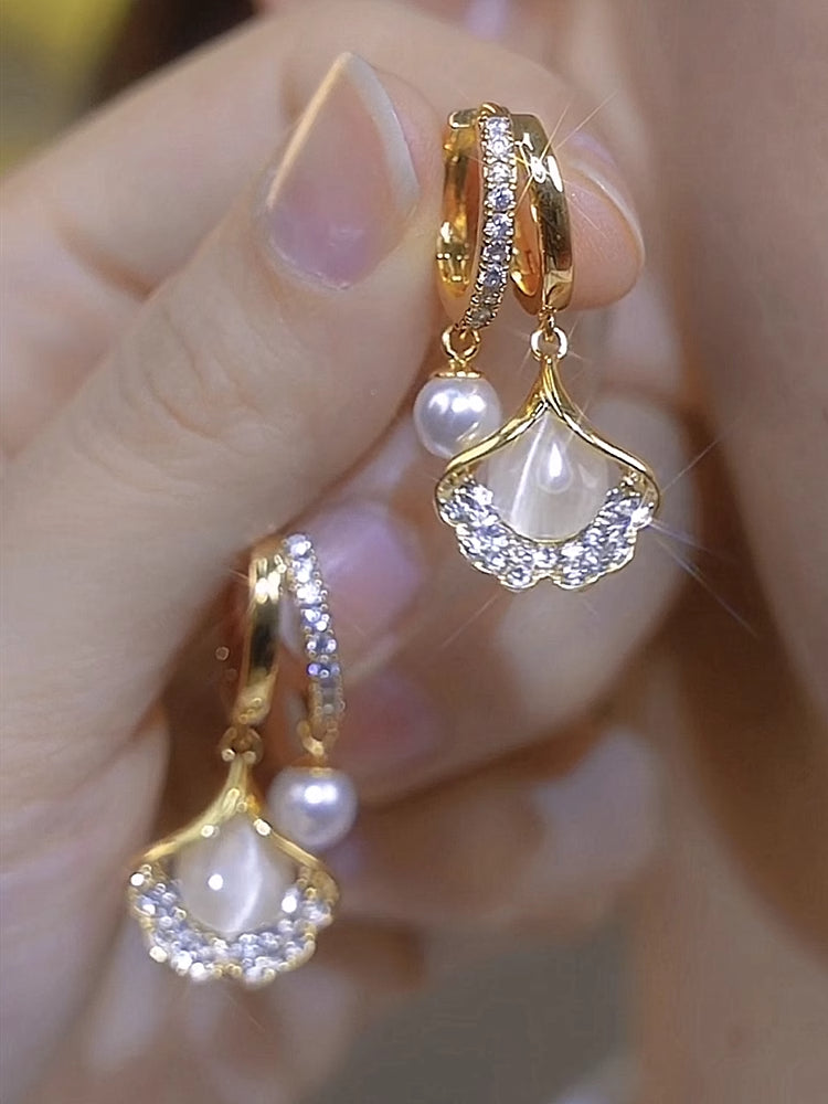 Fashionable Cat'S Eye Stone Ginkgo Leaf Earrings