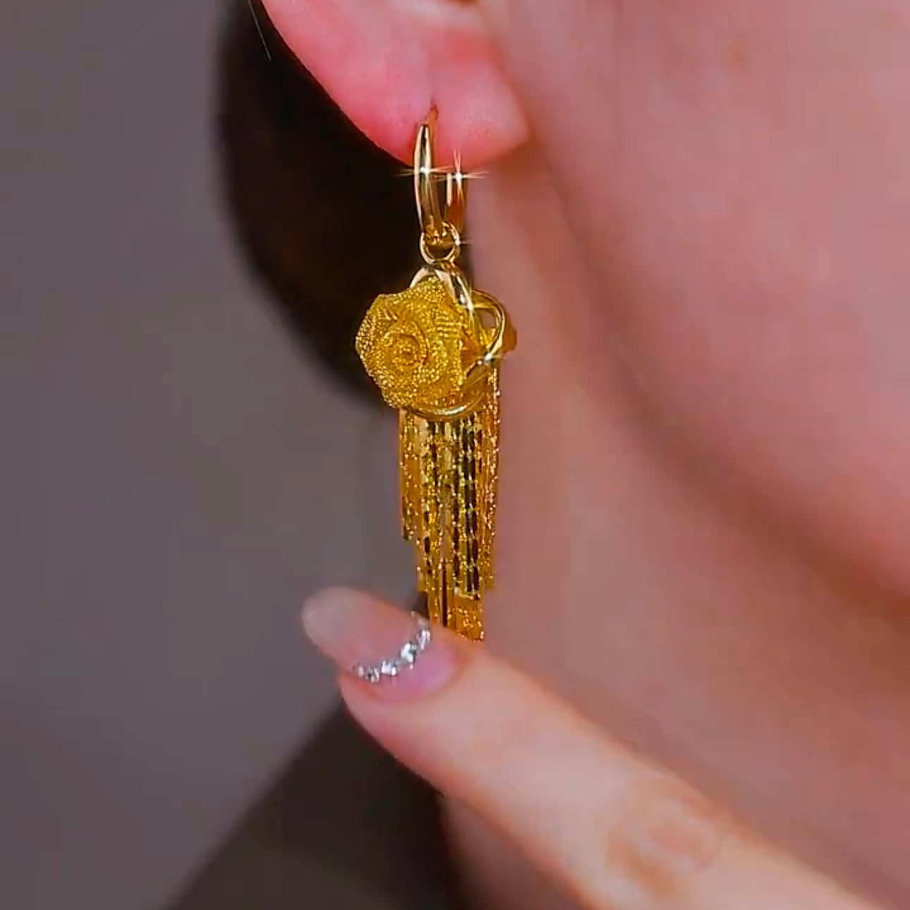 Boucles d'oreilles Fleures à pompons élégantes
